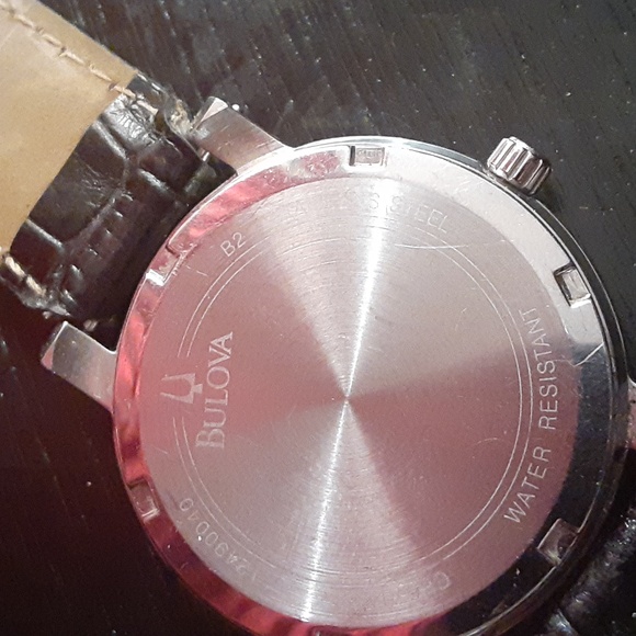 Bulova women's watch - Picture 2 of 2